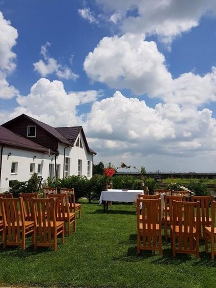 Pensiune agroturistica, pastravarie, 25 km de Brasov -proprietate speciala - 1
