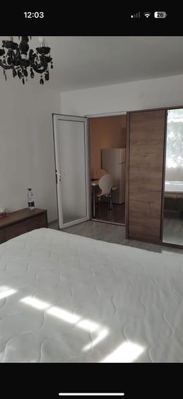 Inchiriez garsoniera - 2