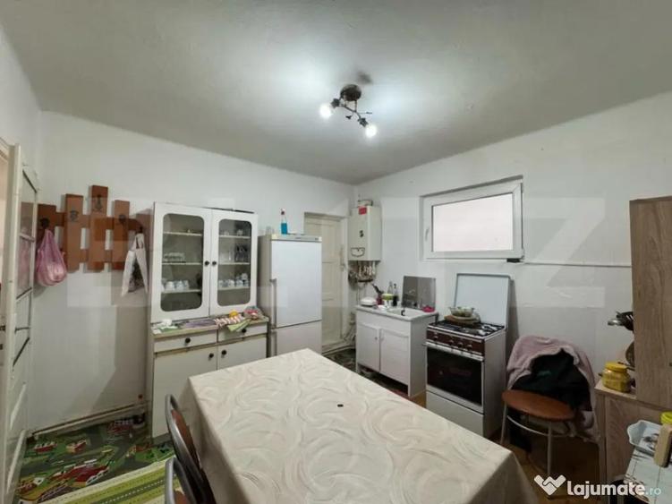 Casa de vanzare, cu 3 camere, 120 mp, 1080 mp teren, zona Si - 1