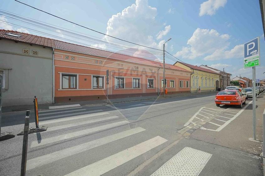 De vanzare Apartament cu 4 camere, langa Podul Centenarului - 39