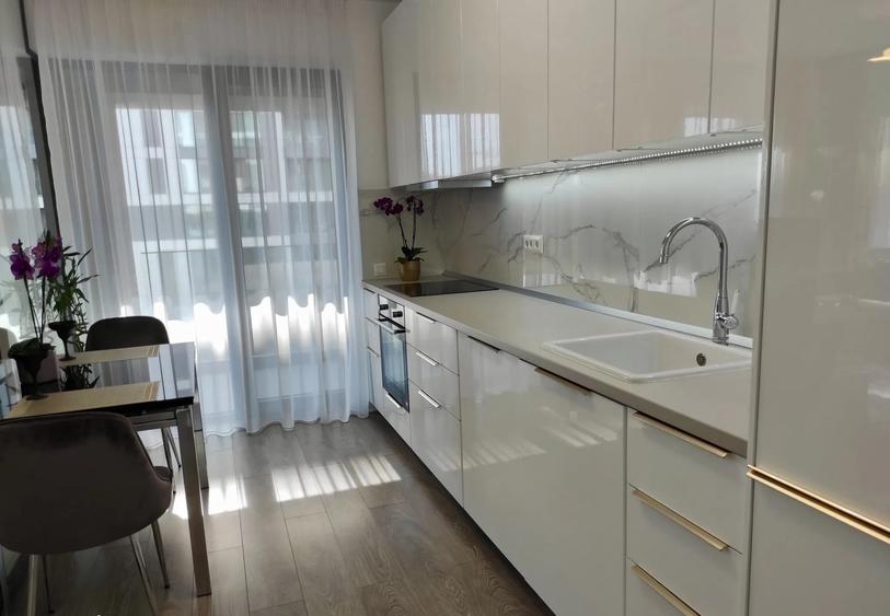 Apartament cu 2 camere semidecomandat, mobilat în Aviației
