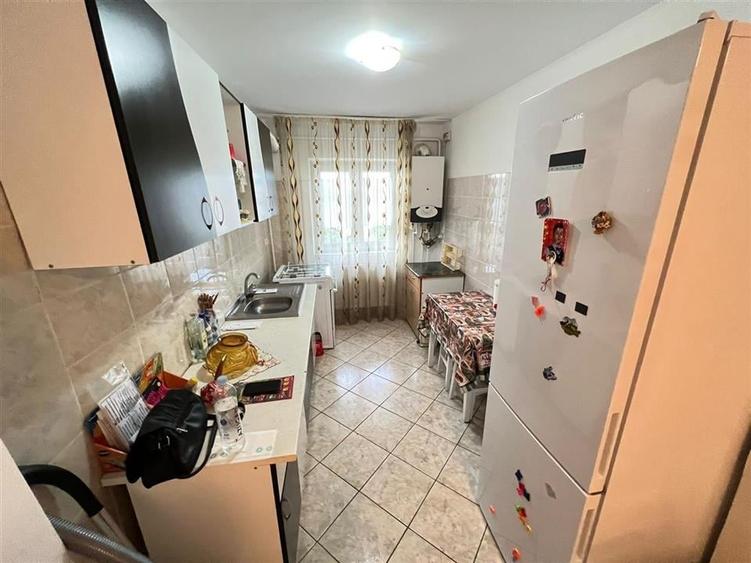 Apartament 2 camere, hol patrat, logie + balcon, zona Razboieni - 1