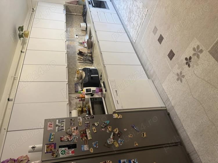 Apartament cu 3 camere decomandat în Florești