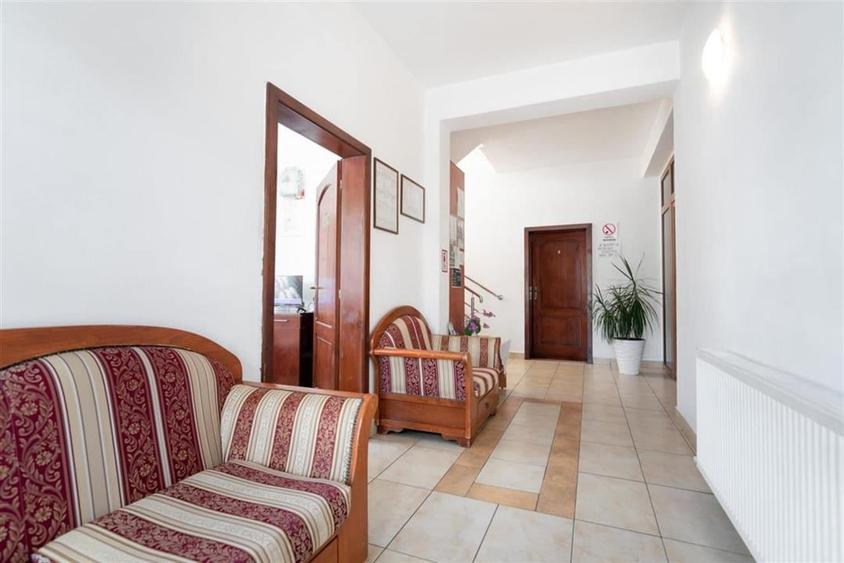 RECO Pensiune 32  camere, 1 Mai - 12