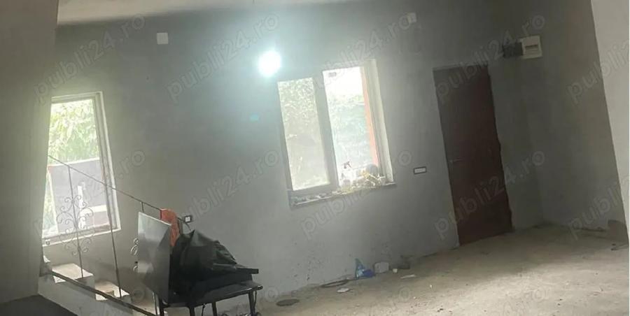 Vand casa la gri cu vedere panoramica la Lacul Fundeni - 1