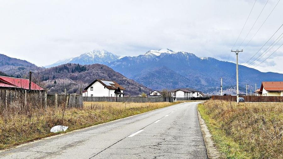 Rasnov -Glejarie 1000 mp front 42m posibilitate duplex sau 2 constructii - 11