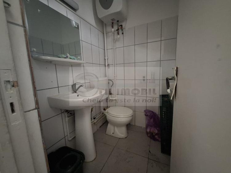 Spatiu comercial, 21 mp, Piata Cug, liber, pretabil orice afacere - 6