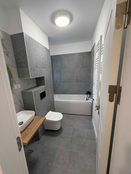 Inchiriez Apartament 3 Camere zona SOUTH SIDE ,termen lung - 1