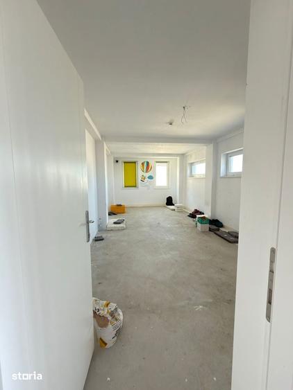 De inchiriat spa?iu comercial dispus pe 2 etaje - 17