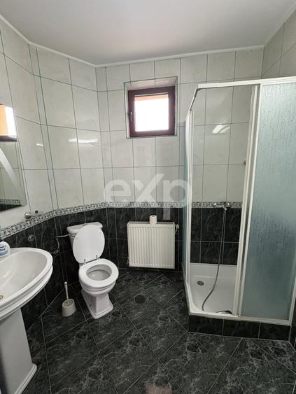 Casa de vazare Bradu la pret de apartament - 8