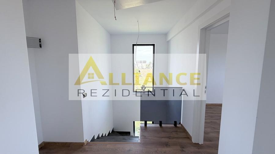 Casă individuală cu 4 camere cu Canalizare în Berceni