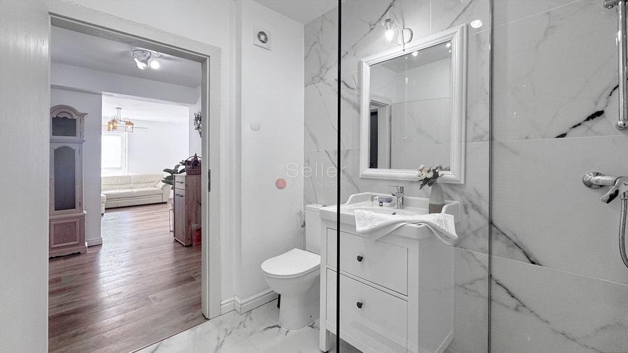 Apartament cu 3 camere decomandat, mobilat în Tractorul