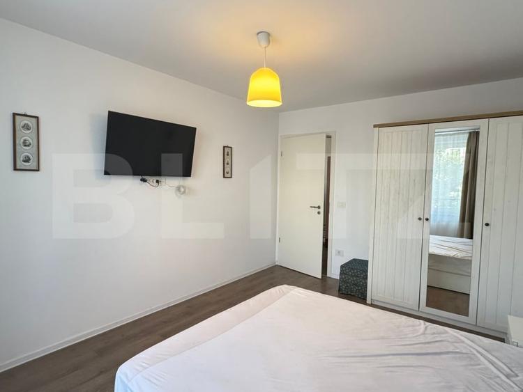 Apartament cu 2 camere semidecomandat, mobilat în Tractorul