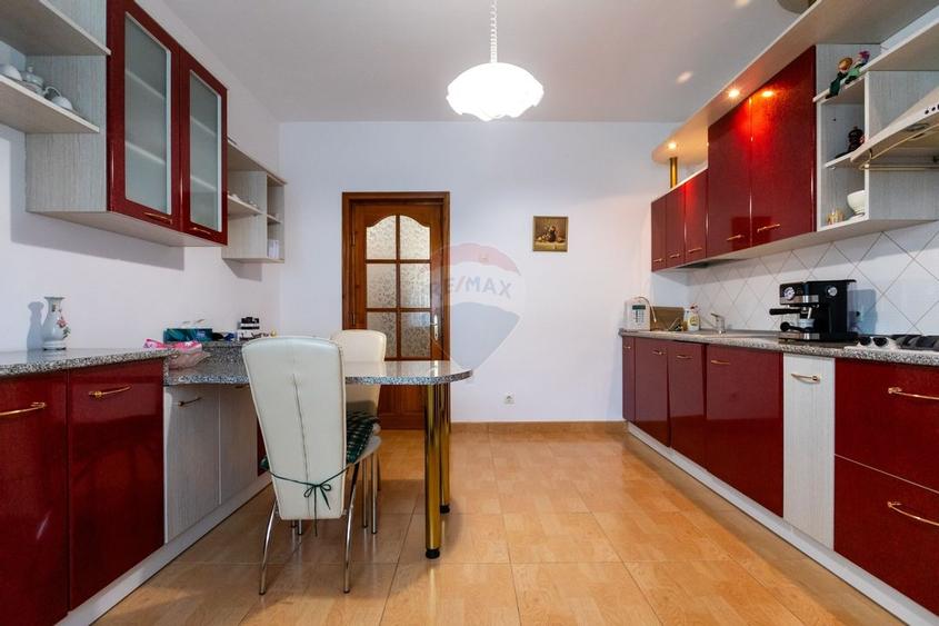 Casa / Vila D+P+1 cu 5 camere de vanzare, strada Slatinei, Luncani - 9