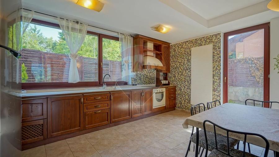 VILA PANORAMICA PE DRUMUL POIENII –PRIVELISTI UNICE ASUPRA BRASOVULUI - 47