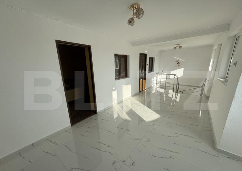 Casa cu 9 incaperi, P+1 283.69 mp, cartier Romanesti - 1