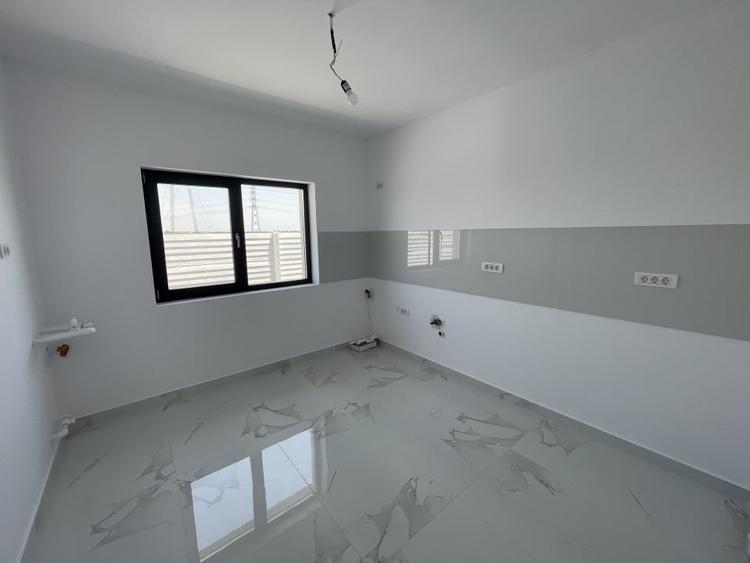 Clinceni, Putul Olteni, 4 camere, parter, 400mp, utilitati. - 2