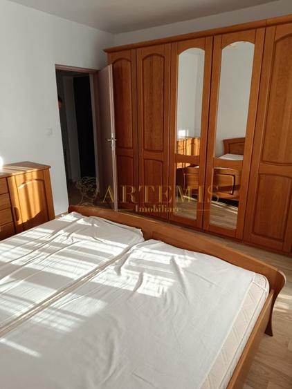Apartament de 4 camere, decomandat, 96 mp., zona Calea Moldovei. - 3