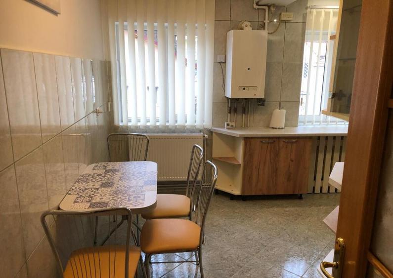 Apartament cu 3 camere, decomandat - zona Centru Civic - 12