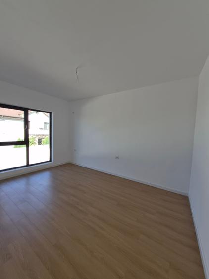 Vila Individuala 5 camere, dormitor parter LA CHEIE! - 35