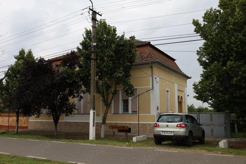 Casa deosebita de vanzare in Comlo?u Mare - 3