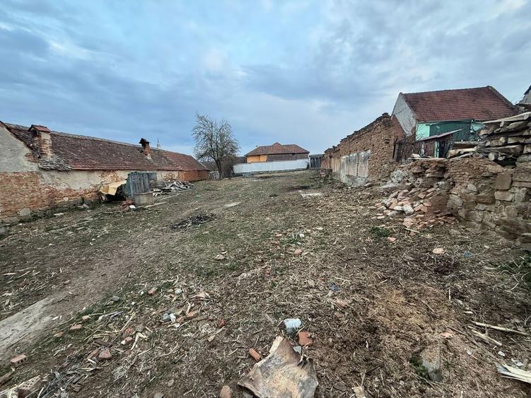 Teren intravilan 760m2 - 3