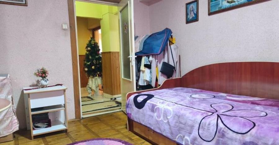 Apartament 4 camere in Simeria, zona 1 Decembrie, et 1 - 9