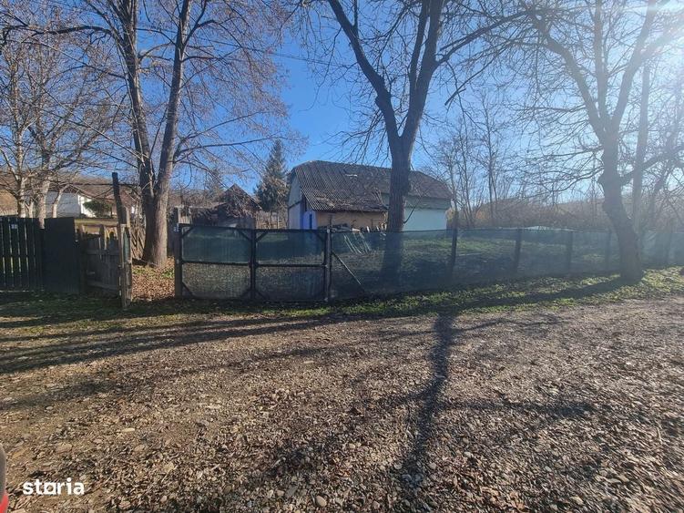 Casa batraneasca cu structura din lemn - 6