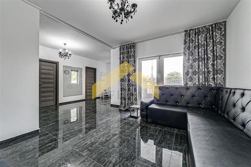 Casa de vanzare in zona centrala str. Mihai Eminescu - 1