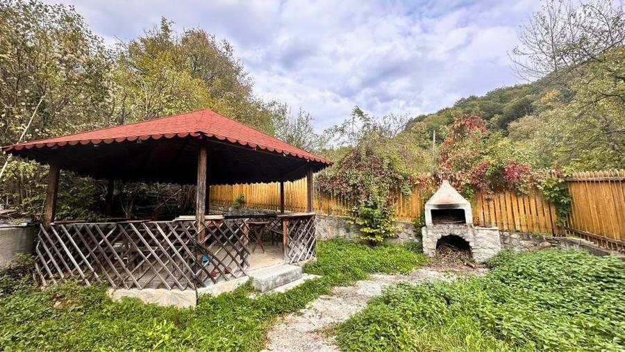 Vila parter+2 etaje, 270 mp, 11 camere plus TEREN - 2
