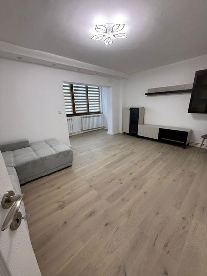 Apartament cu 3 camere de inchiriat - 1