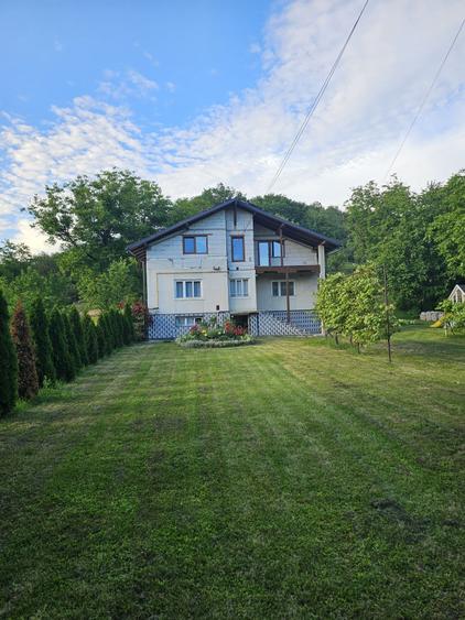 Casă cu 3 camere în Valea Chioarului