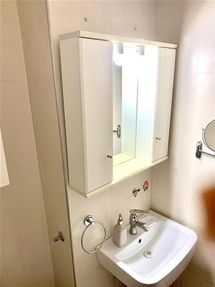 Apartament cu 3 camere semidecomandat în Rogerius