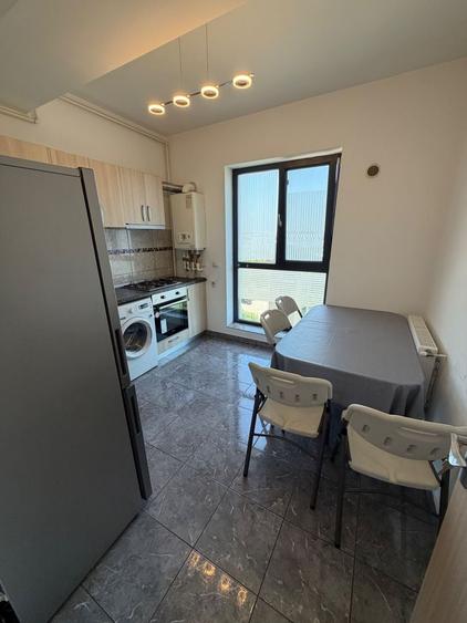 Apartament cu 2 camere decomandat, mobilat în Regie