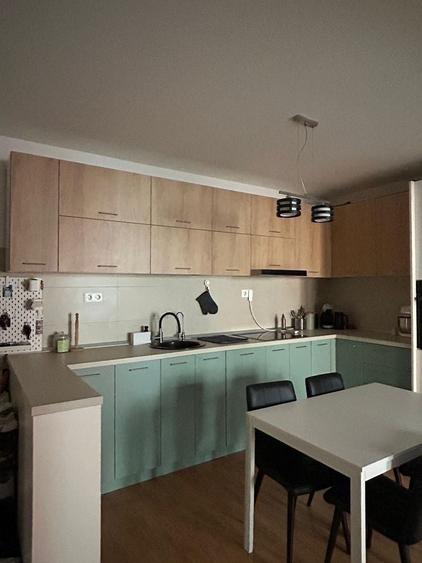 Apartament cu 3 camere decomandat în Central