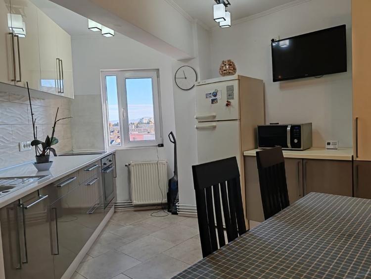 Apartament cu 2 camere decomandat, mobilat în Județean