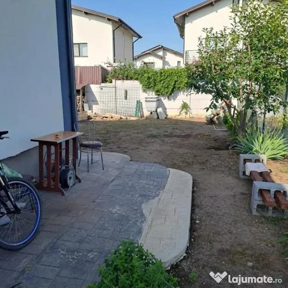 Casă cu 3 camere cu Teren 420 Mp în Berceni