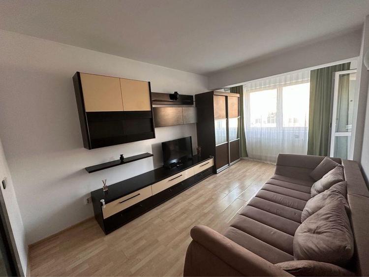 Apartament cu 2 camere decomandat, mobilat în Nicolina