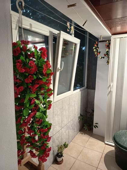 Apartament cu 4 camere decomandat în CET