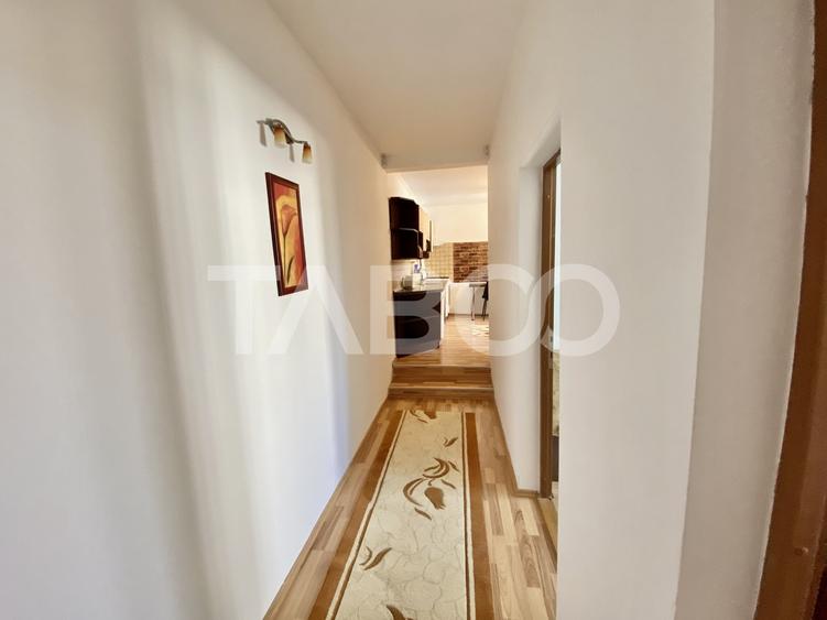 Apartament cu 3 camere decomandat, mobilat în Turnișor