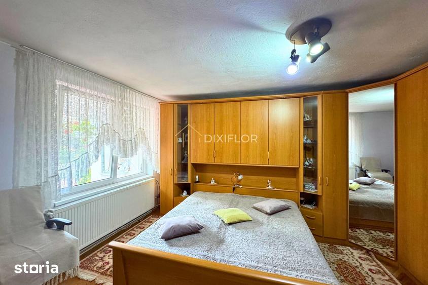 Casă cu 9 camere cu Teren 336 Mp în Central