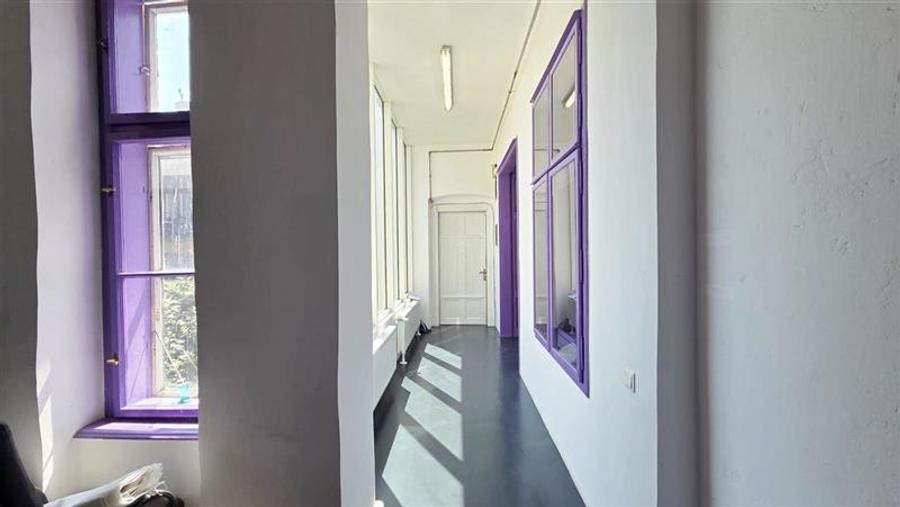 Apartament cu 4 camere semidecomandat, mobilat în Iosefin