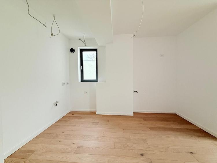 Apartament cu 4 camere decomandat în Timpuri Noi