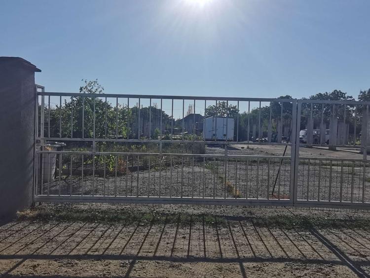 Casă cu 4 camere în Brănești