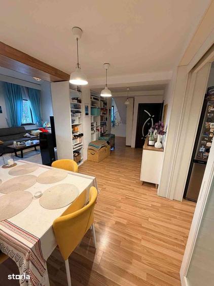 Casă cu 4 camere cu Teren 1011 Mp în Calea București