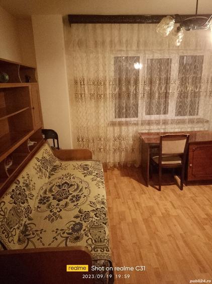 Apartament cu 3 camere decomandat în Central