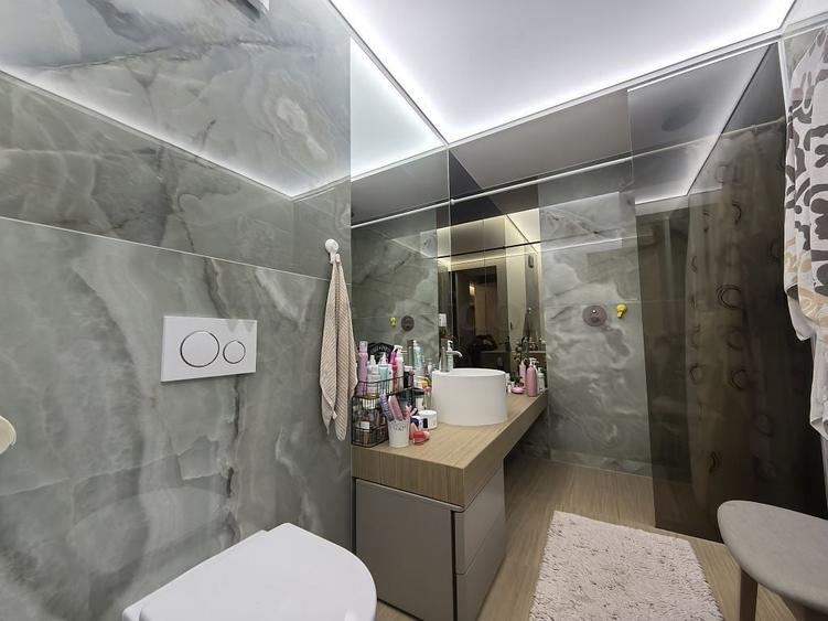 Apartament cu 4 camere decomandat în Iancu Nicolae