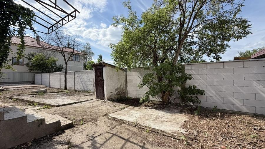 Casă individuală cu 5 camere cu Canalizare în Central