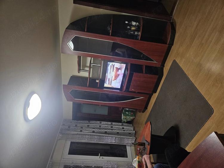 Apartament cu 3 camere semidecomandat în Central