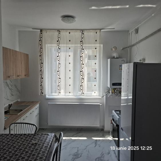 Apartament cu 2 camere decomandat în Roșu